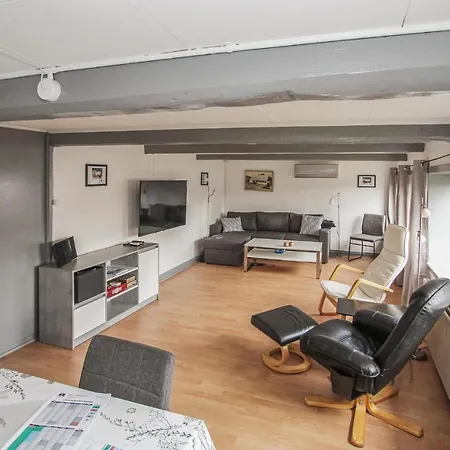 Stunning In With Kitchen