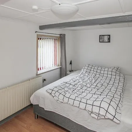 Stunning In With Kitchen בית נופש *