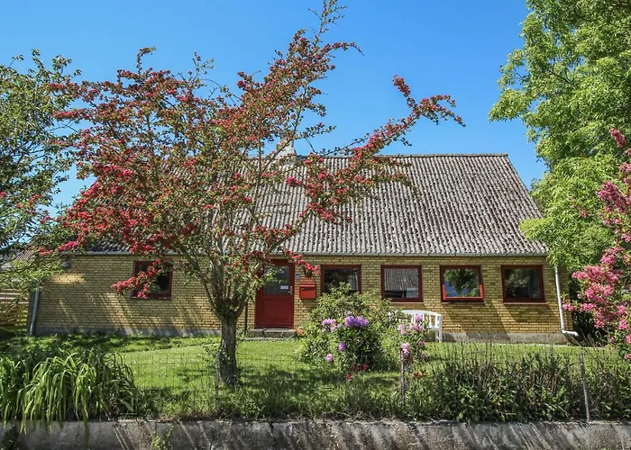 Stunning In With Kitchen